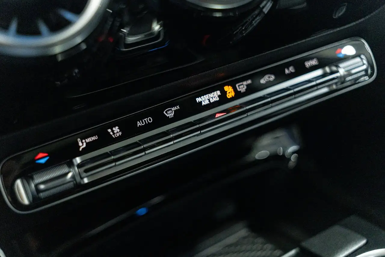 Mercedes-Benz CLA - Image 13