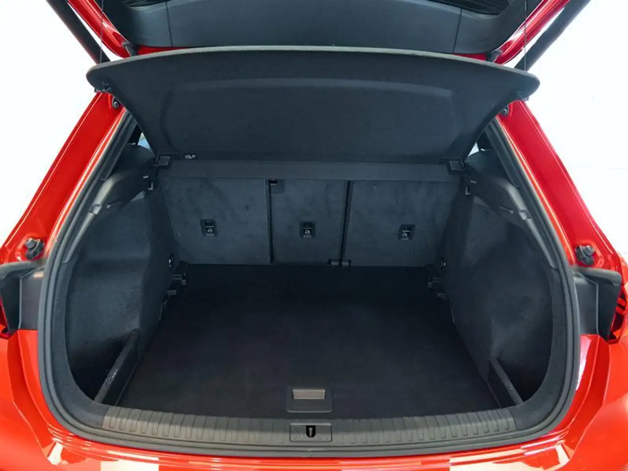 Audi Q3 - Image 16