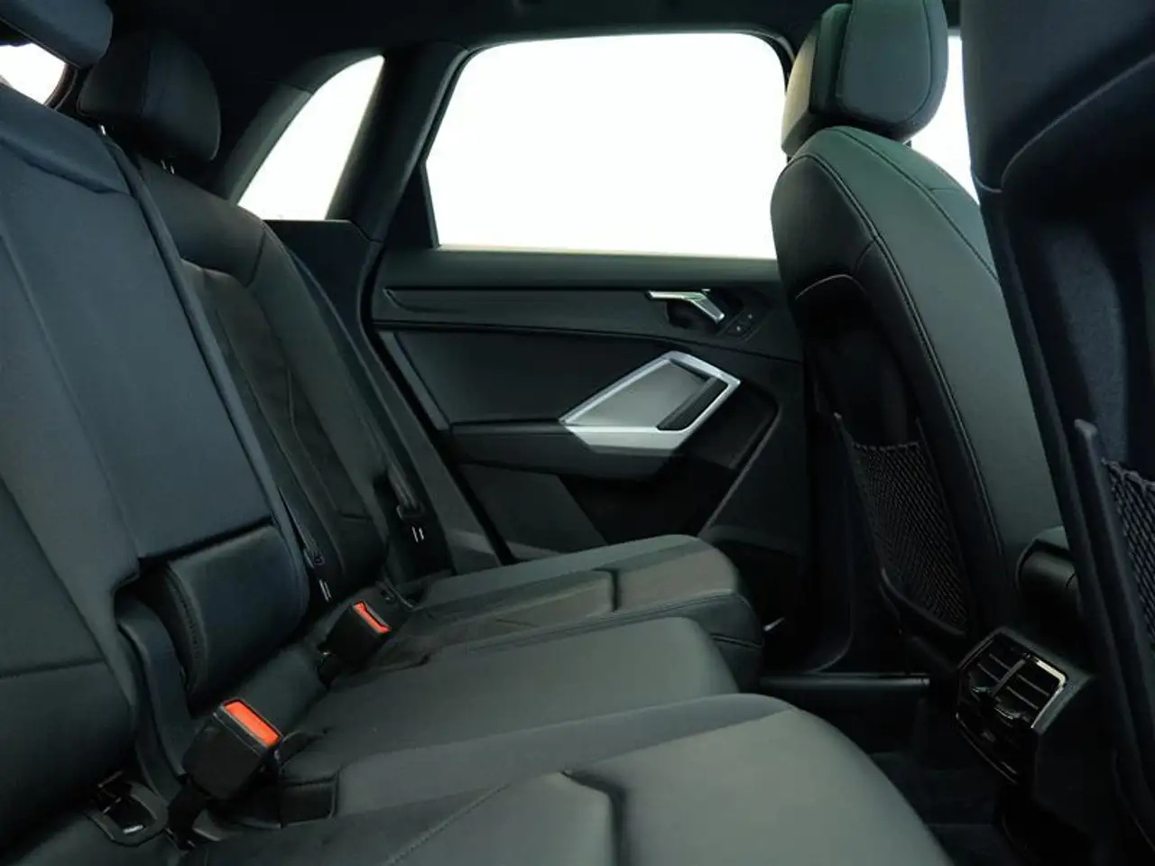 Audi Q3 - Image 23