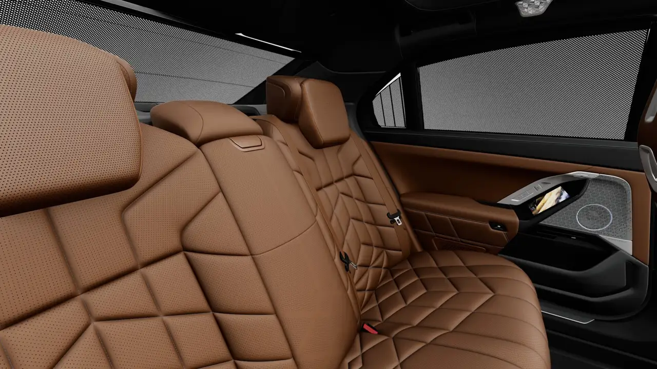BMW 7 Series - Image 15