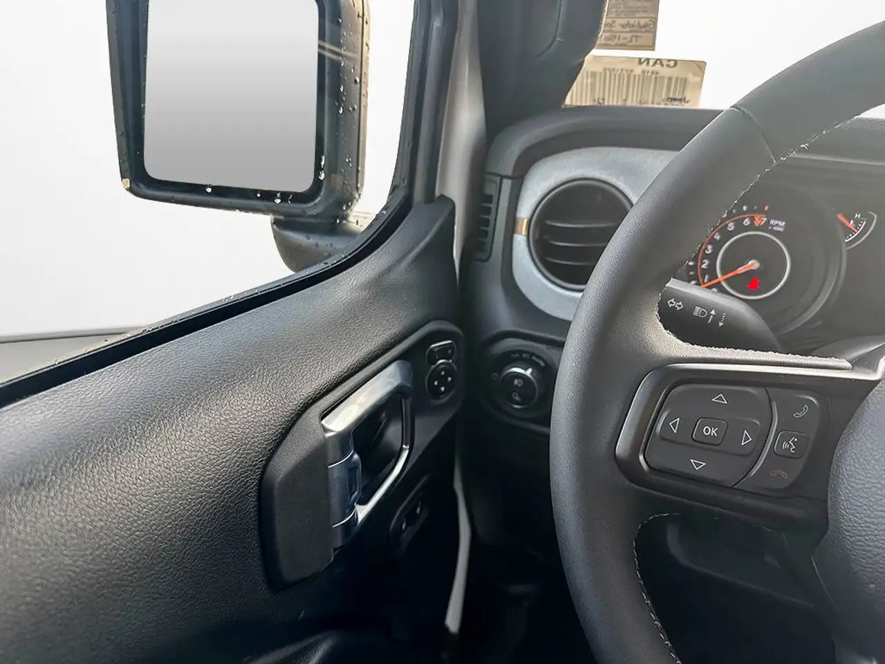 Jeep Gladiator - Image 18