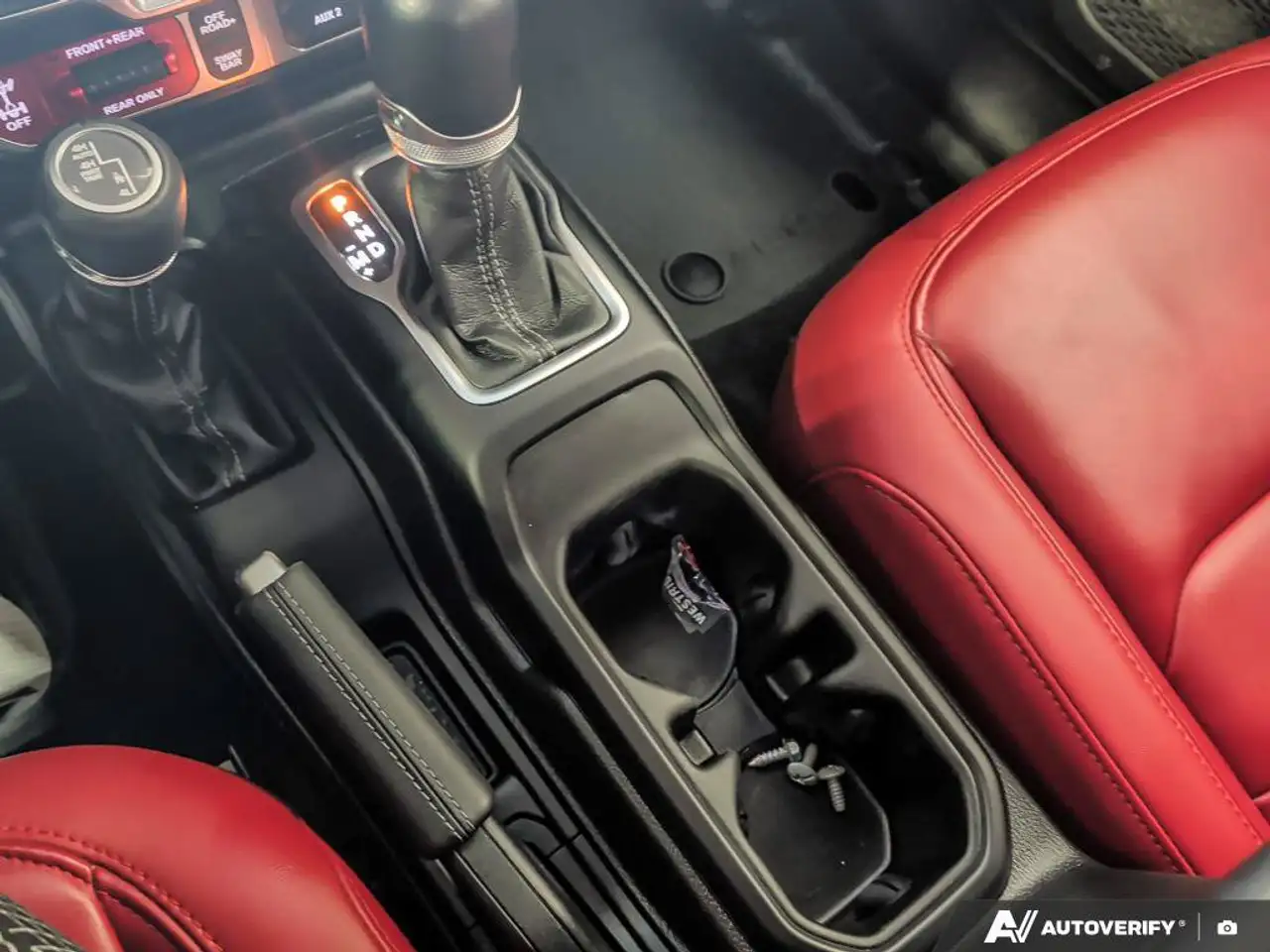 Jeep Wrangler - Image 22