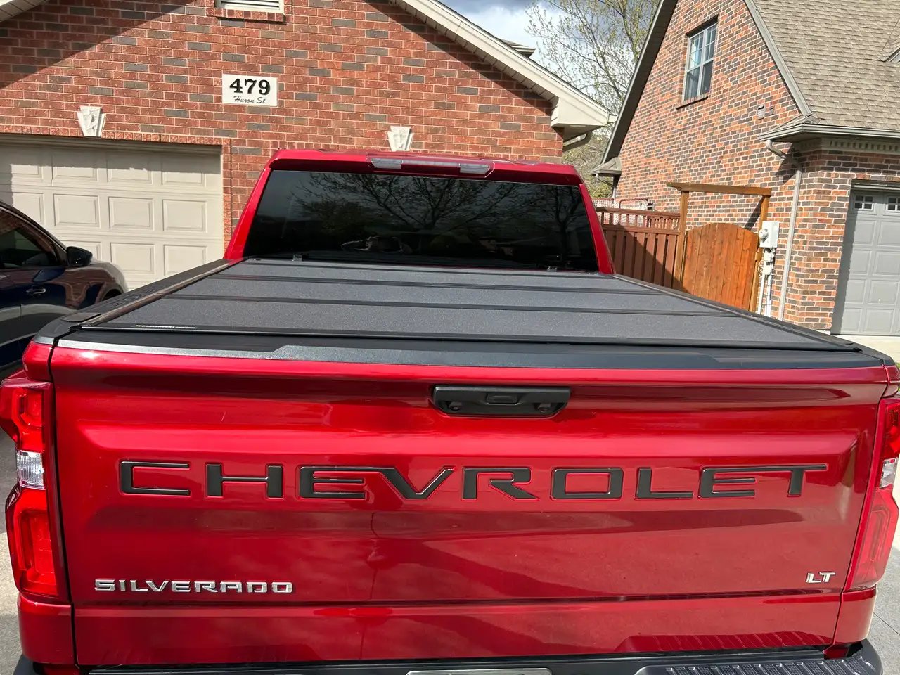 Chevrolet Silverado 1500 - Image 2