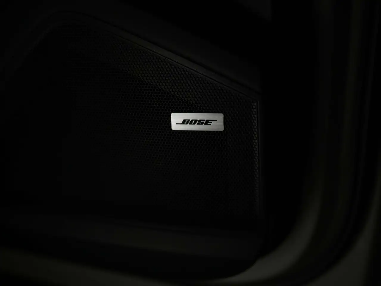 Porsche Cayenne - Image 29
