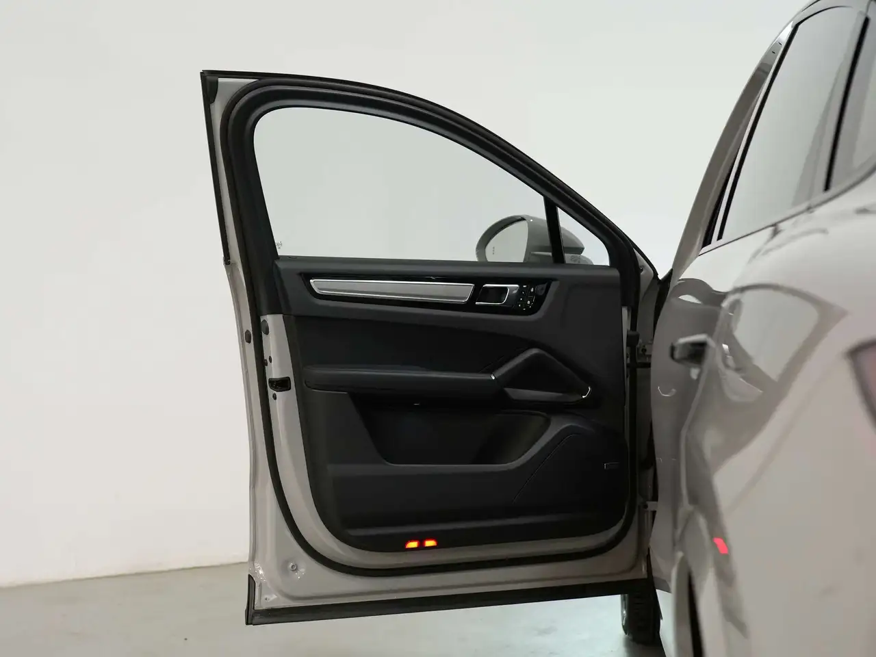 Porsche Cayenne - Image 9