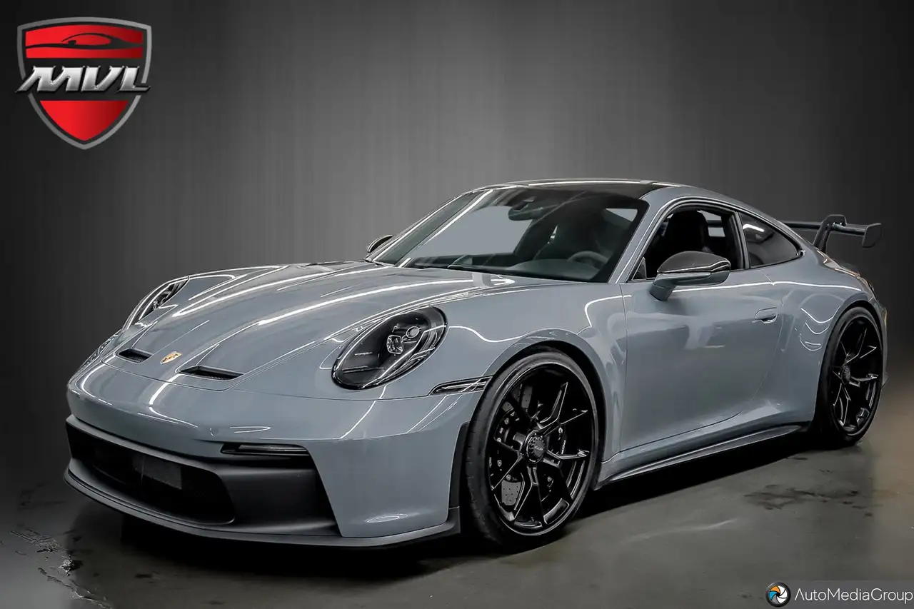 Porsche 911 - Image 12