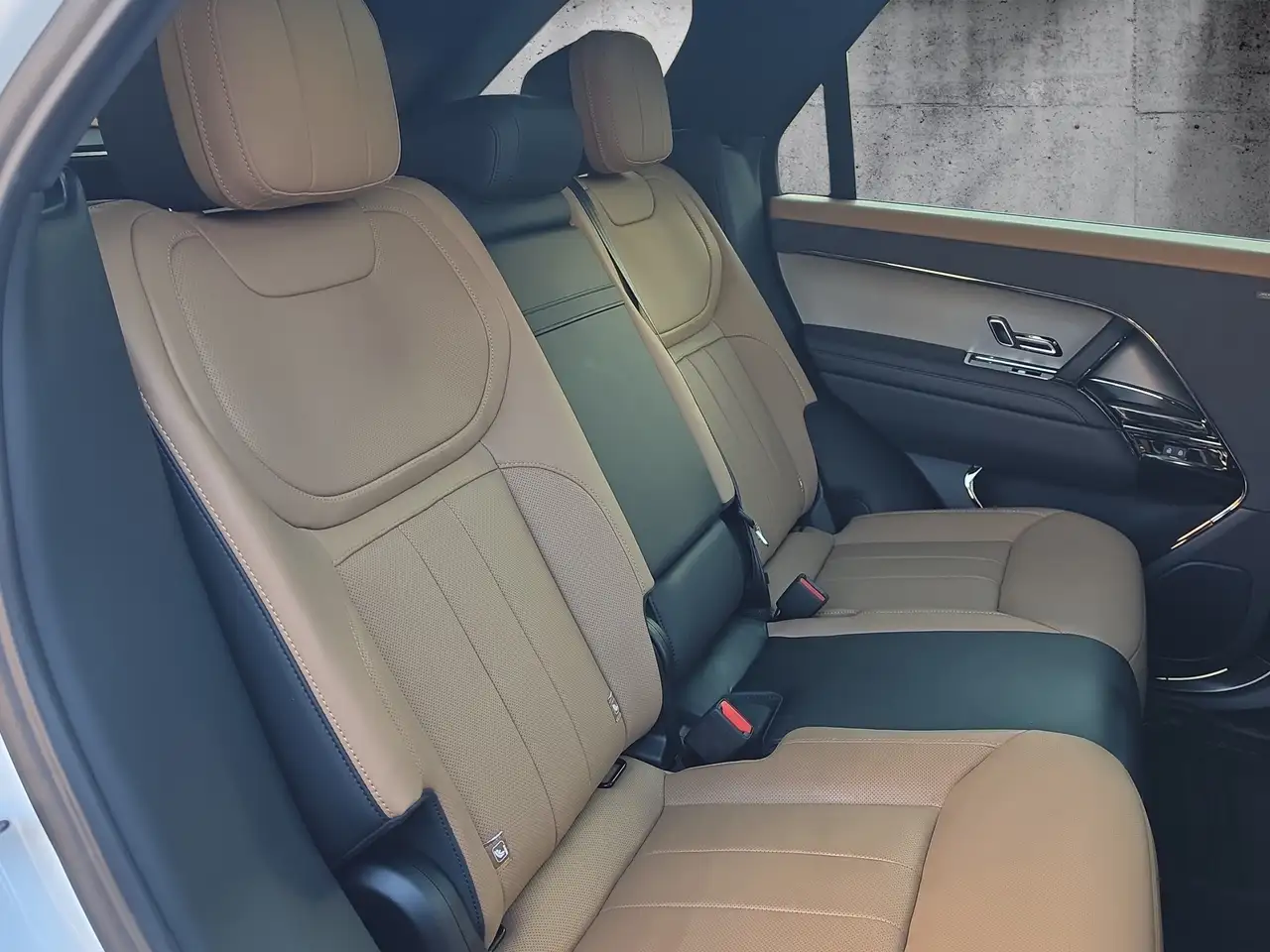 Land Rover Range Rover Sport - Image 13