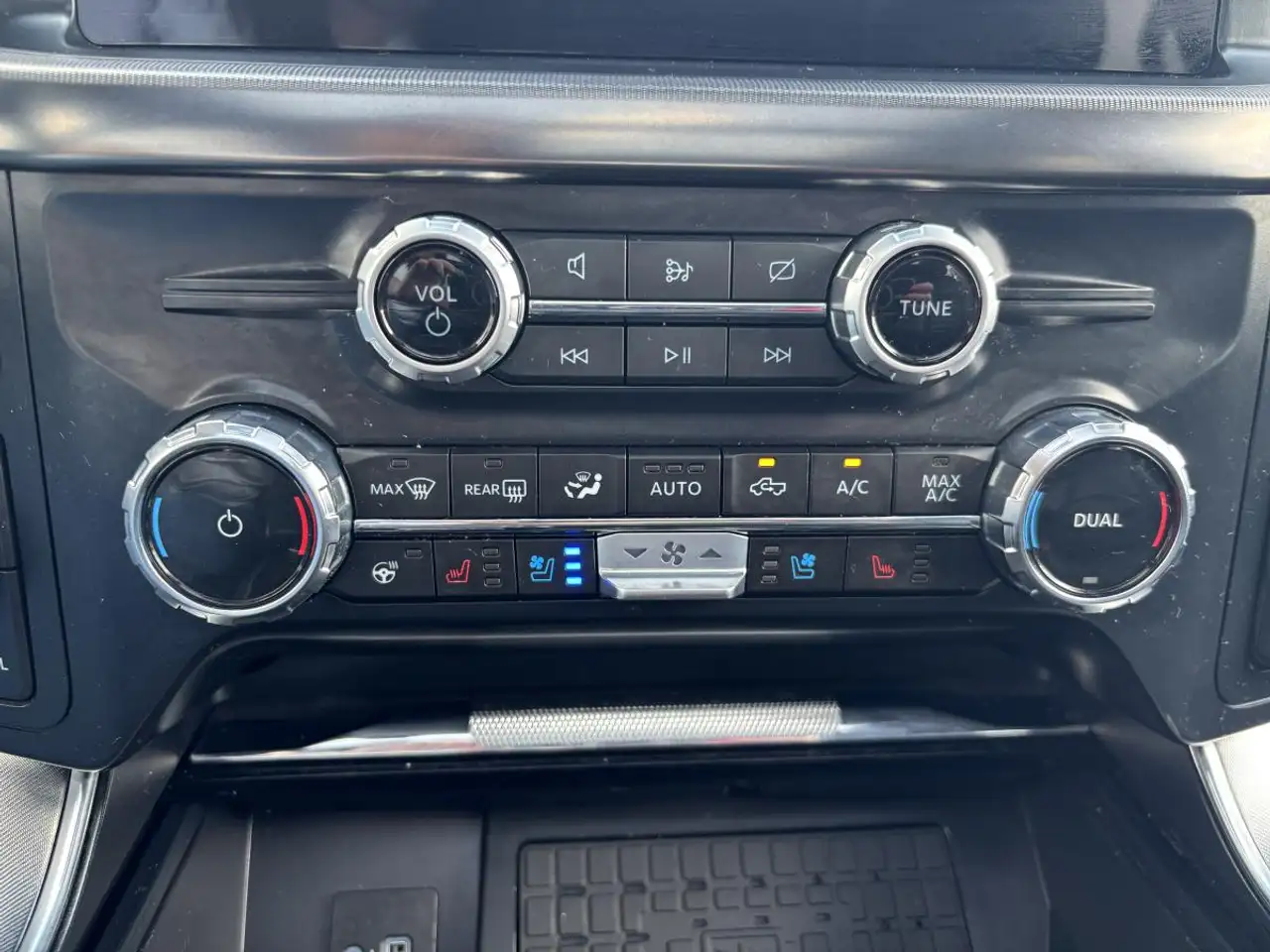 Ford F-150 - Image 20