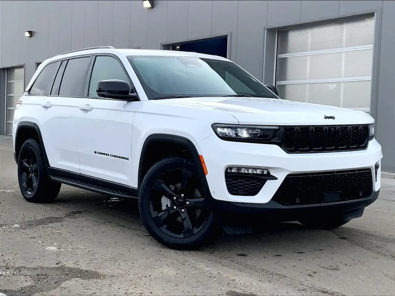 Jeep Grand Cherokee - Image 32