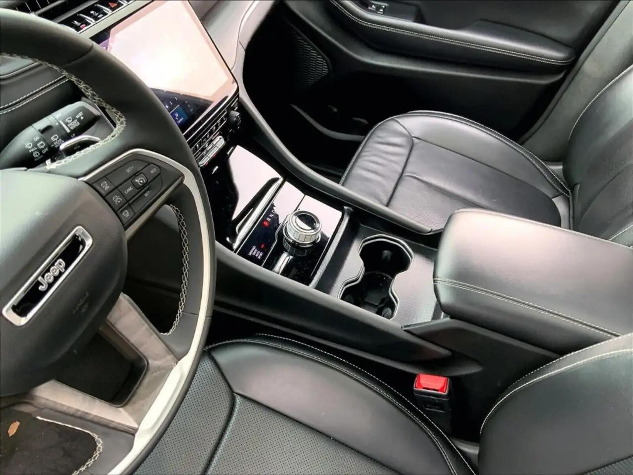 Jeep Grand Cherokee - Image 16