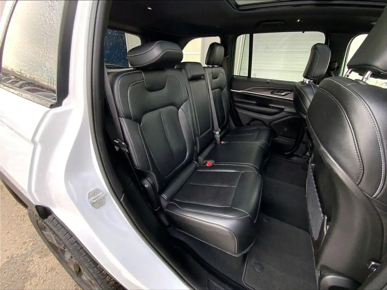 Jeep Grand Cherokee - Image 26