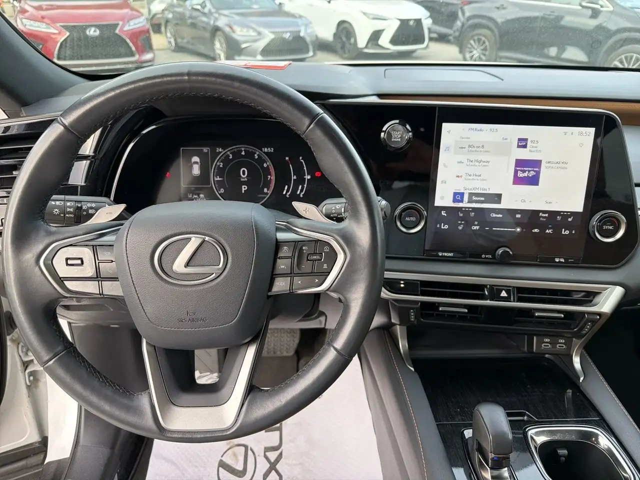 Lexus RX 350 - Image 29