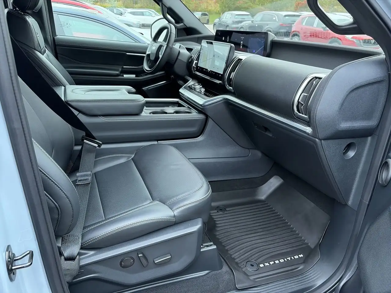 Ford Expedition - Image 34