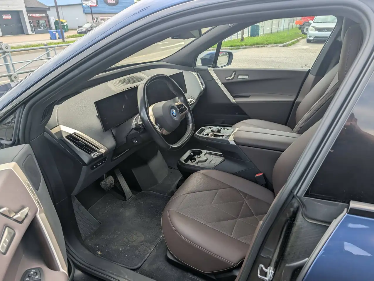 BMW iX - Image 6