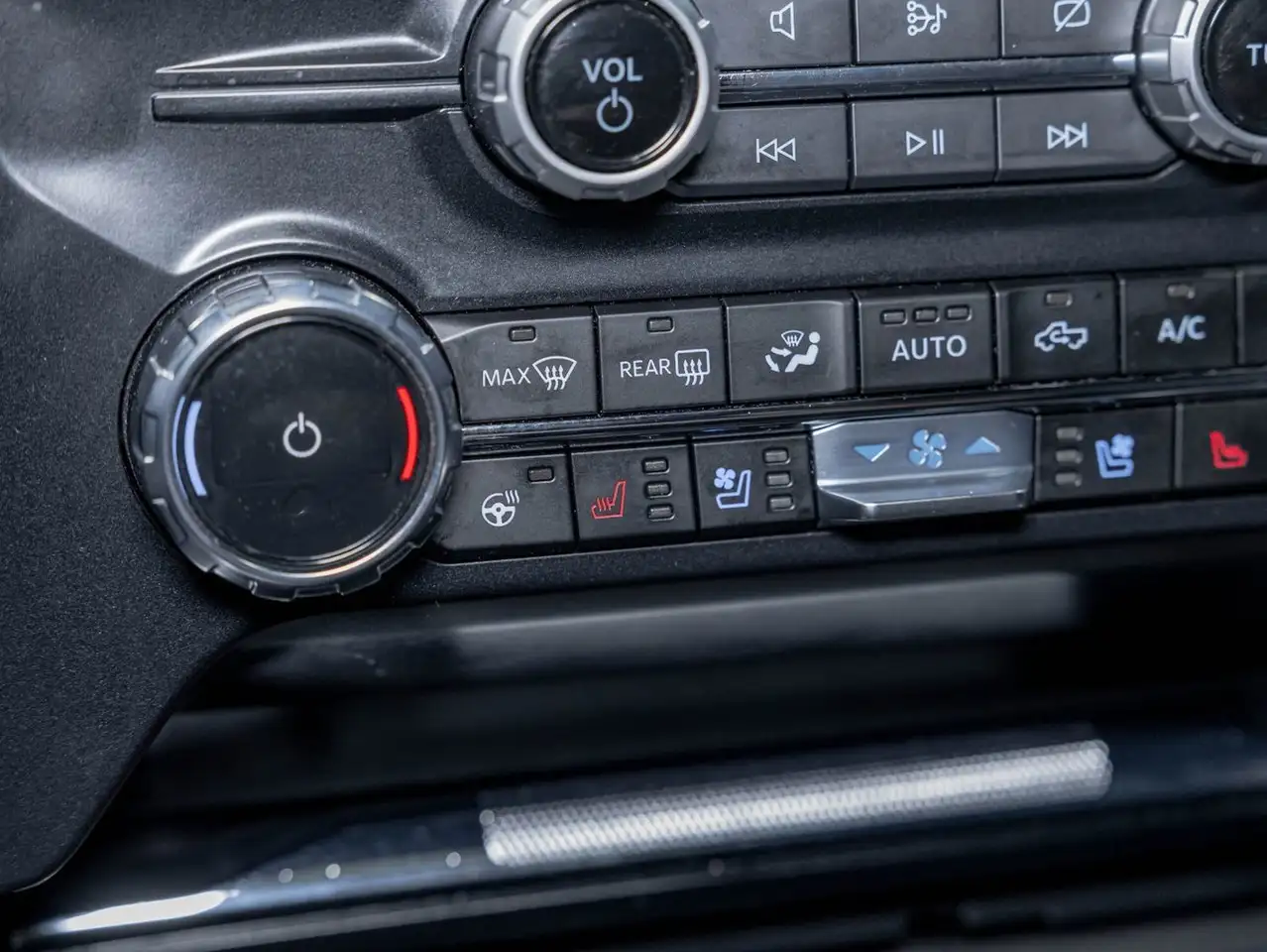 Ford F-150 - Image 18