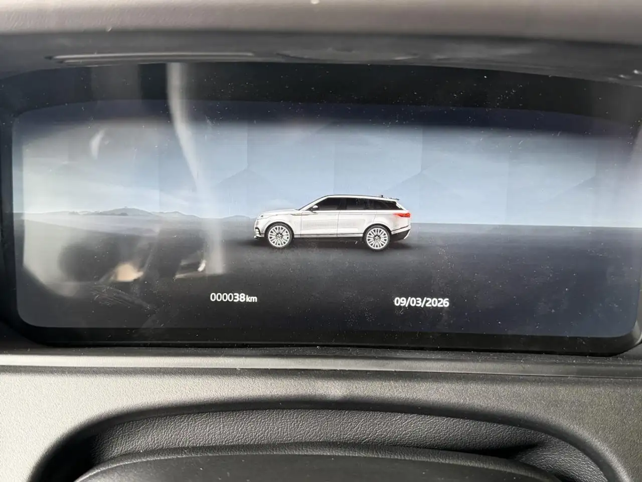 Land Rover Range Rover Velar - Image 16