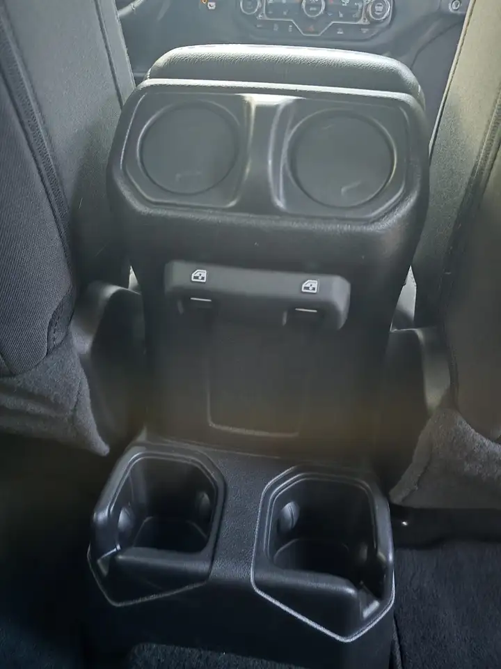 Jeep Wrangler - Image 9