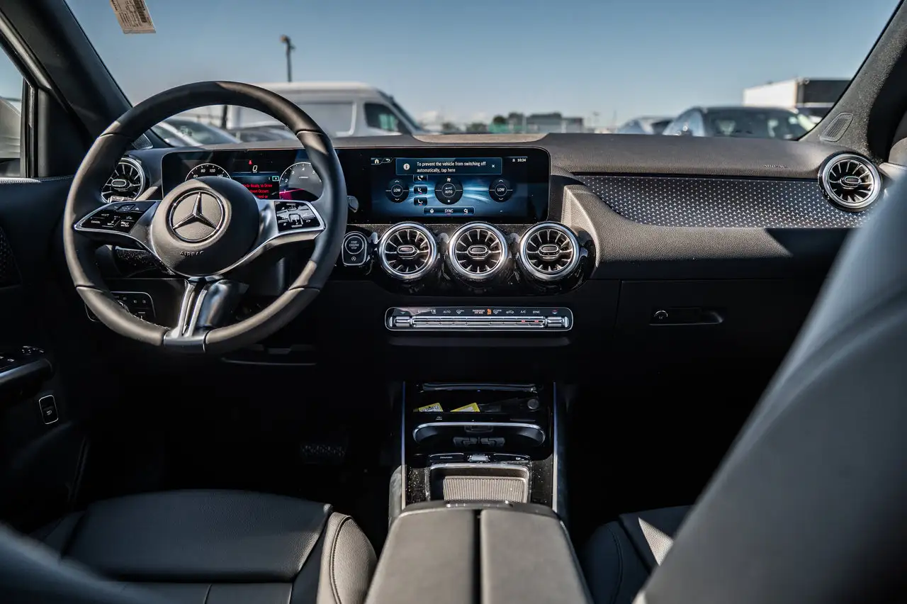 Mercedes-Benz GLA - Image 11