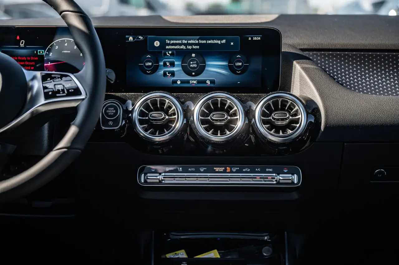 Mercedes-Benz GLA - Image 12
