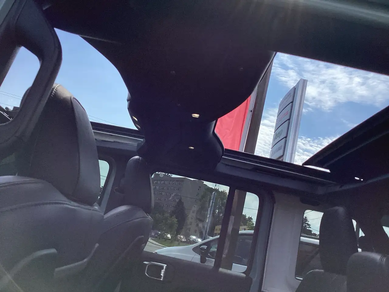 Jeep Wrangler - Image 25