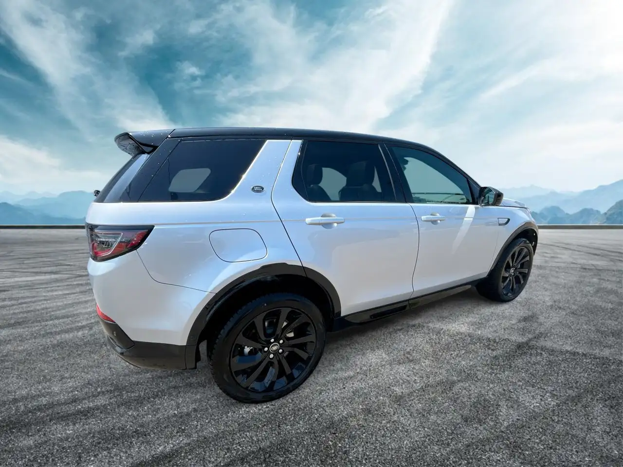 Land Rover Discovery Sport - Image 8