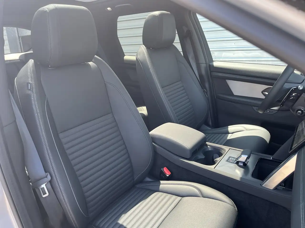 Land Rover Discovery Sport - Image 25