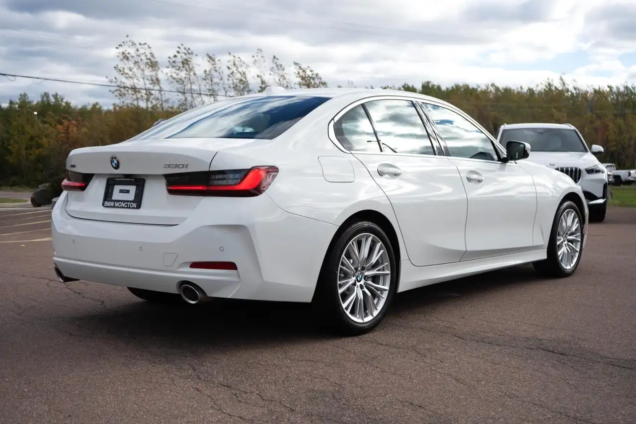 BMW 3 Series - Image 7