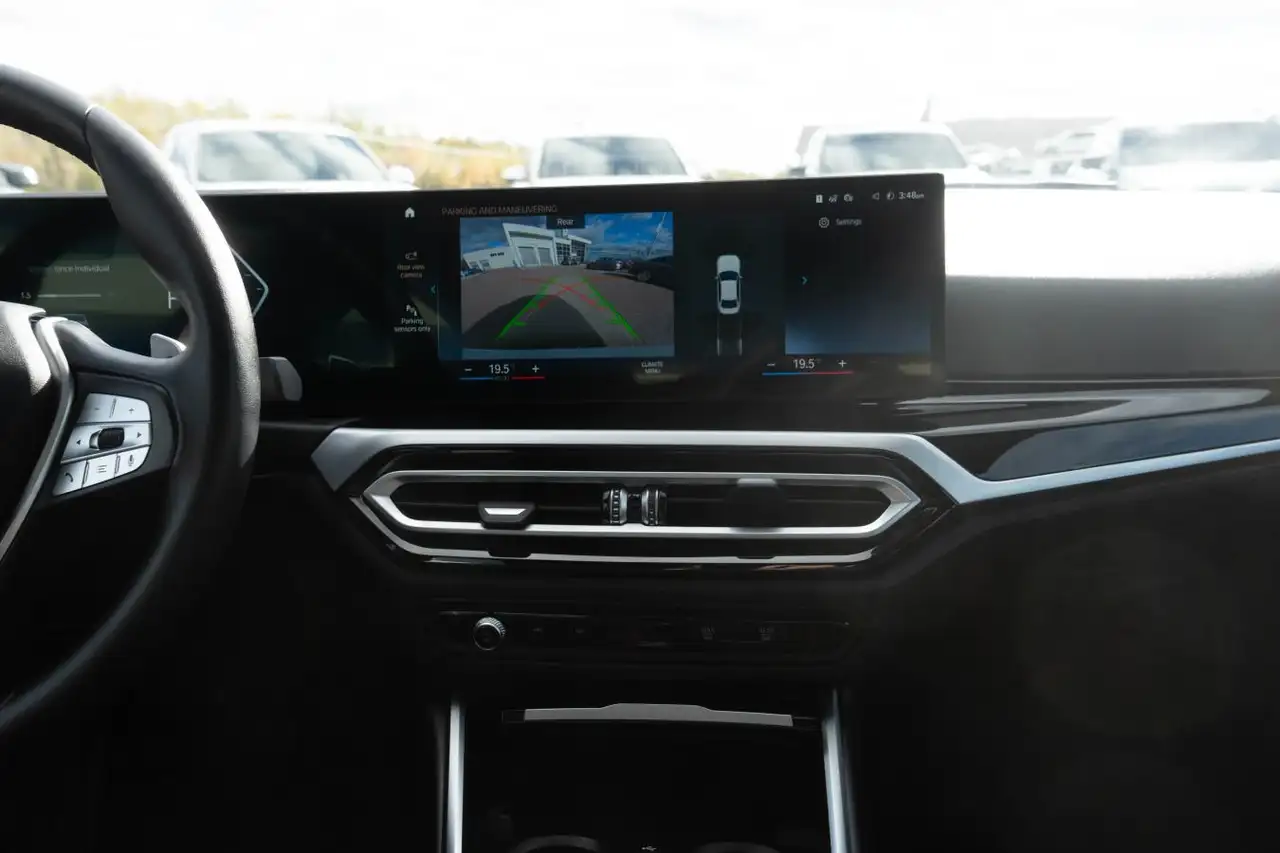 BMW 3 Series - Image 21