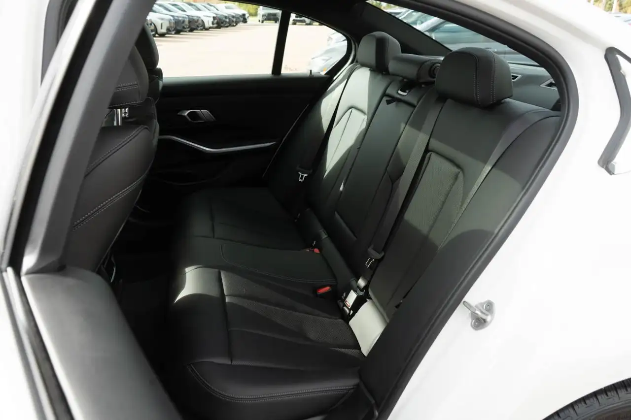 BMW 3 Series - Image 14