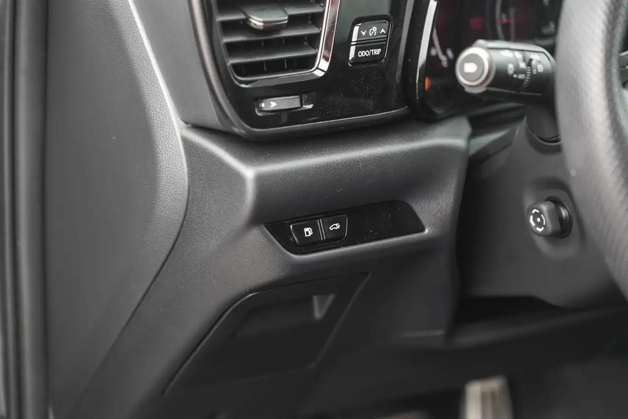 Lexus NX - Image 32