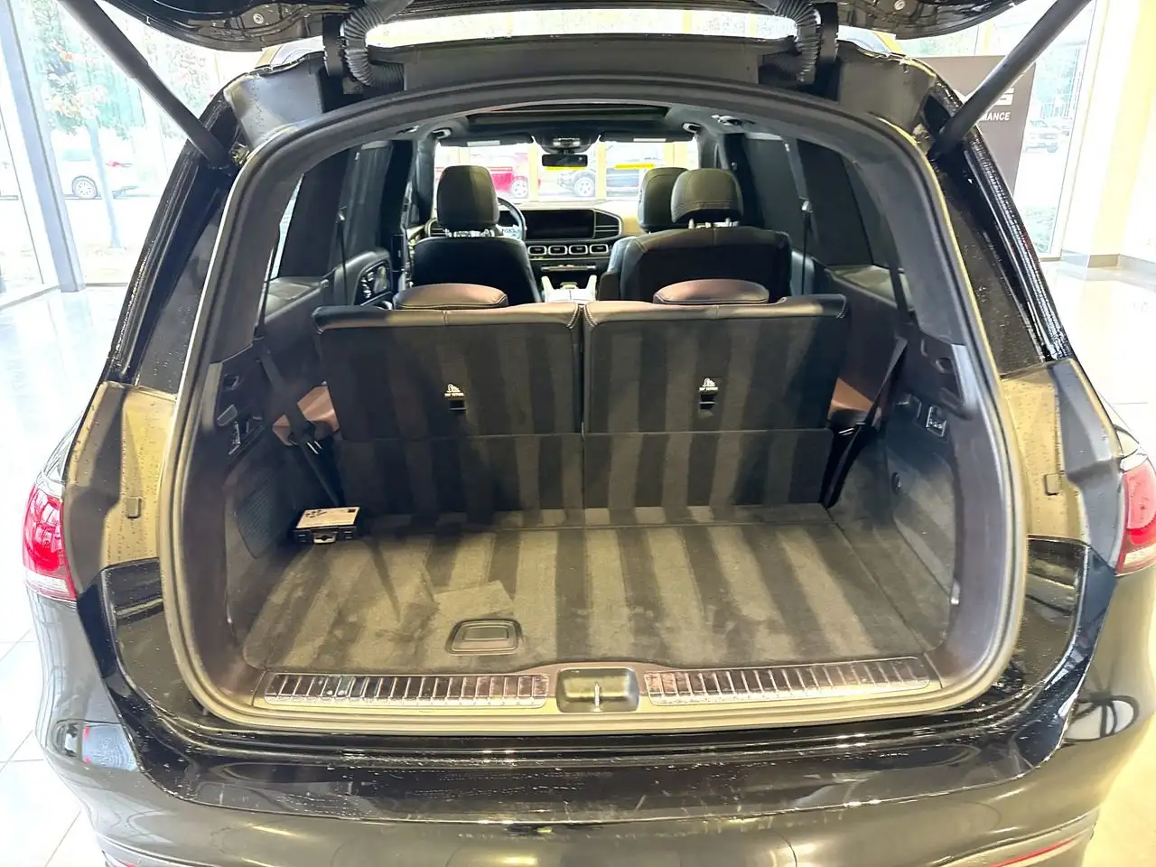 Mercedes-Benz GLS - Image 29