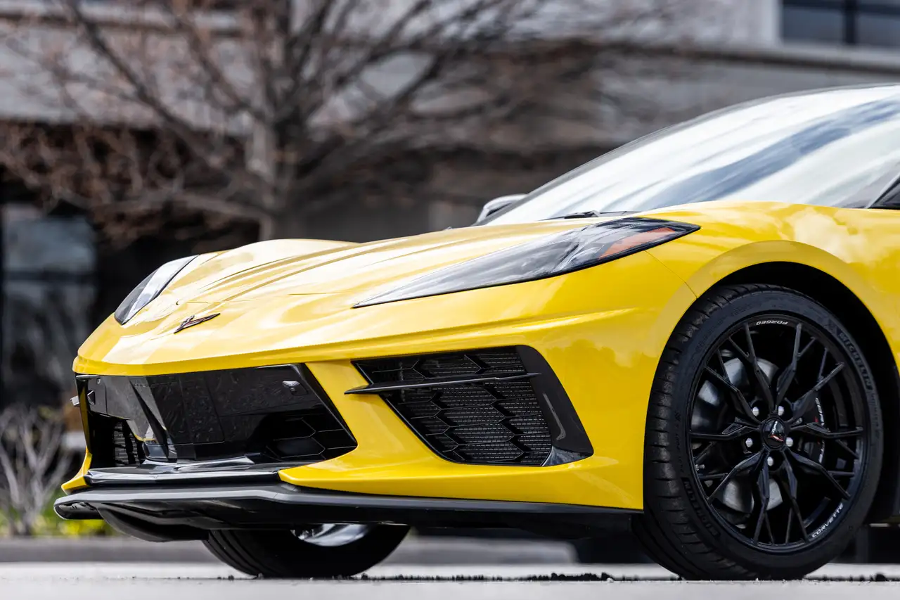 Chevrolet Corvette - Image 10