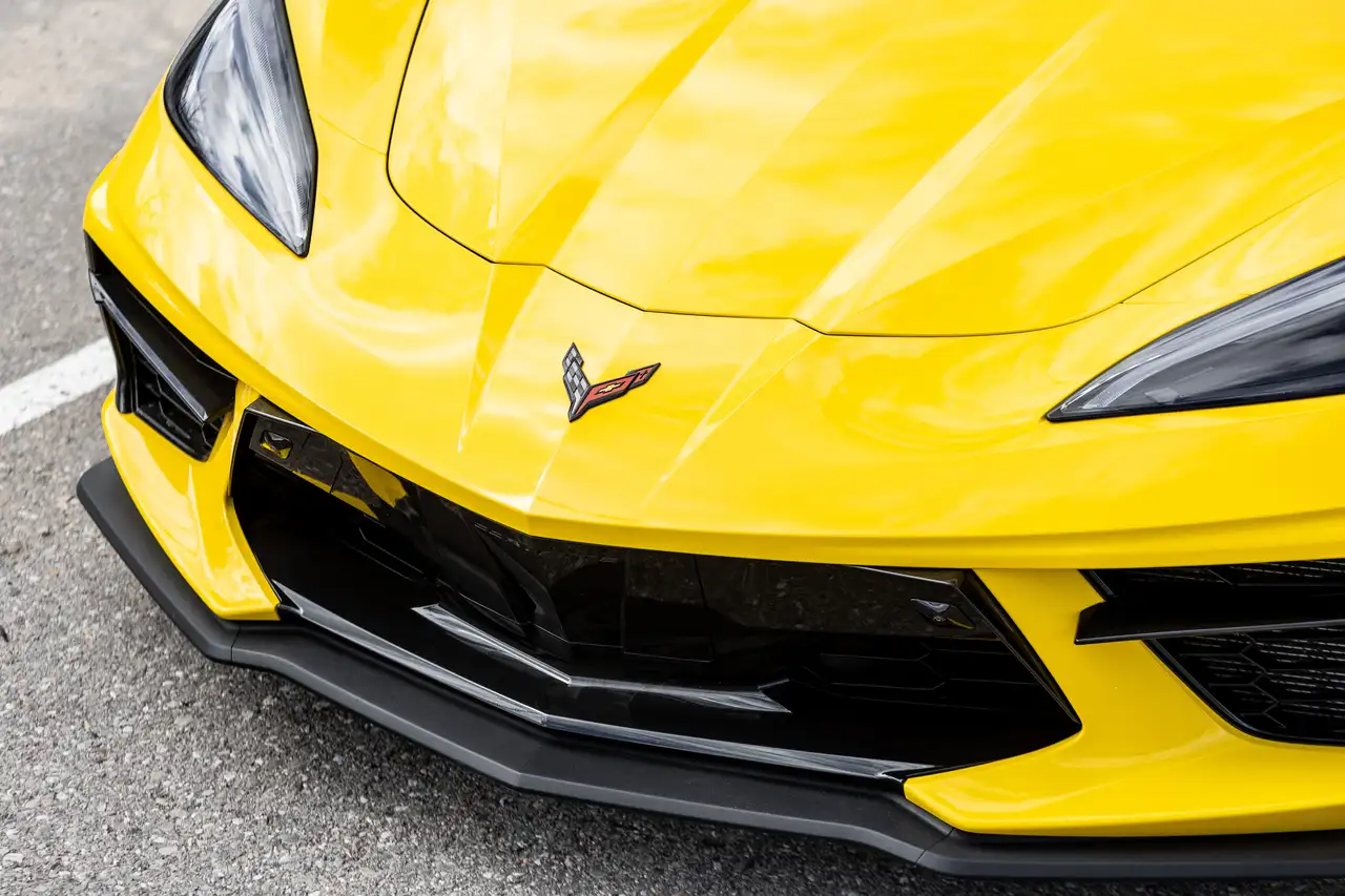 Chevrolet Corvette - Image 13