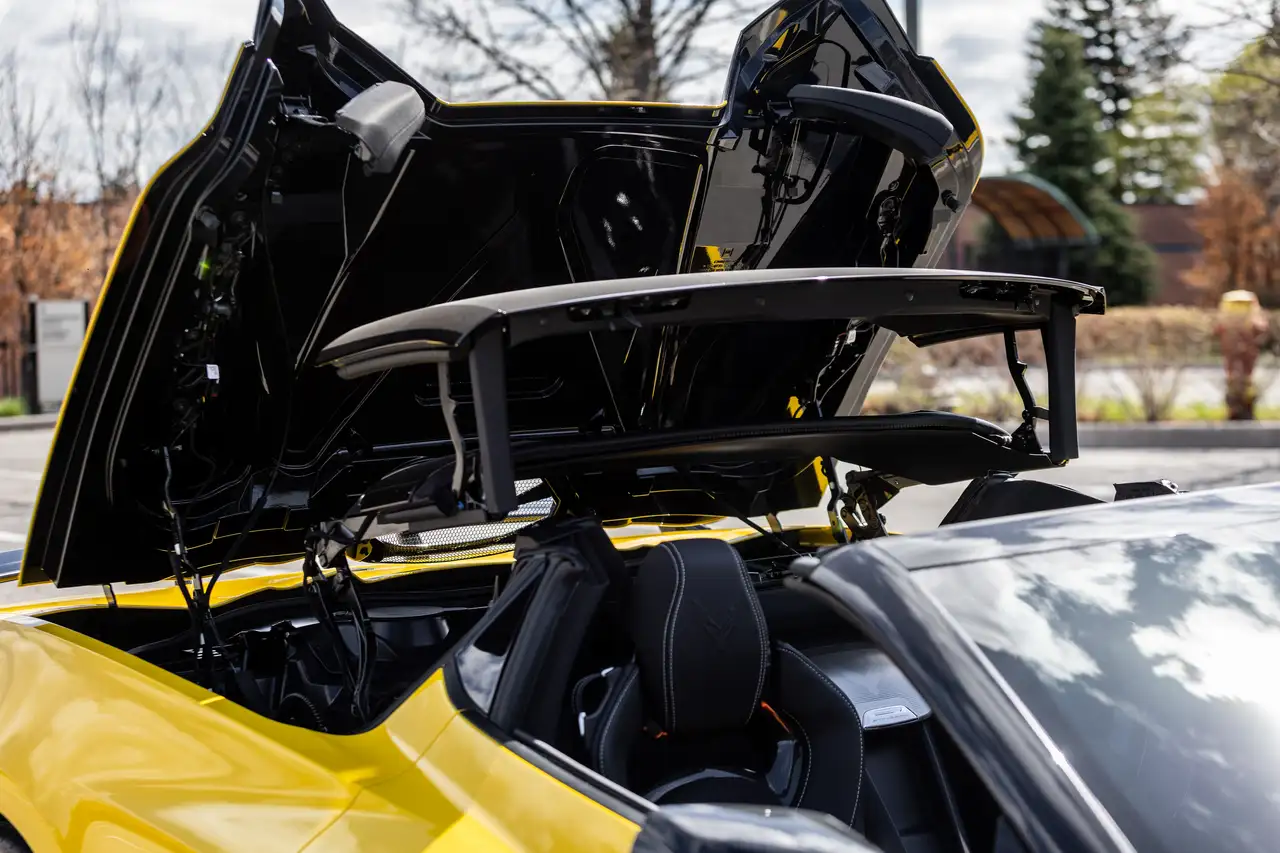 Chevrolet Corvette - Image 17