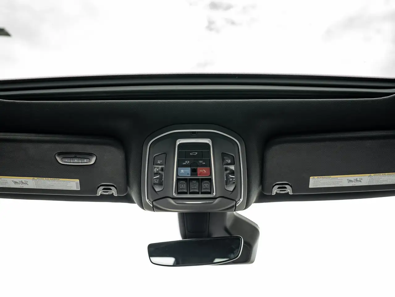 Jeep Wagoneer - Image 41