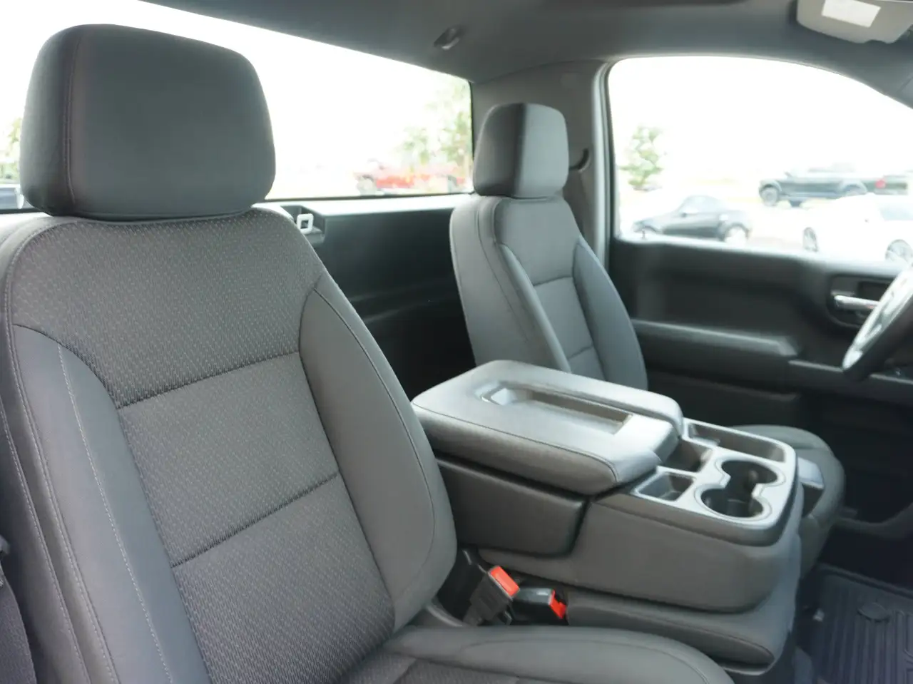 Chevrolet Silverado 1500 - Image 31