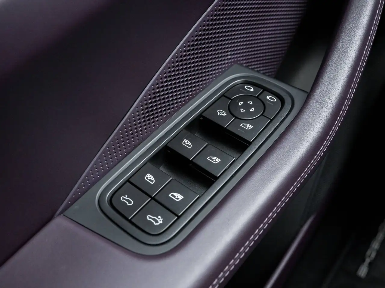 Porsche Macan - Image 18