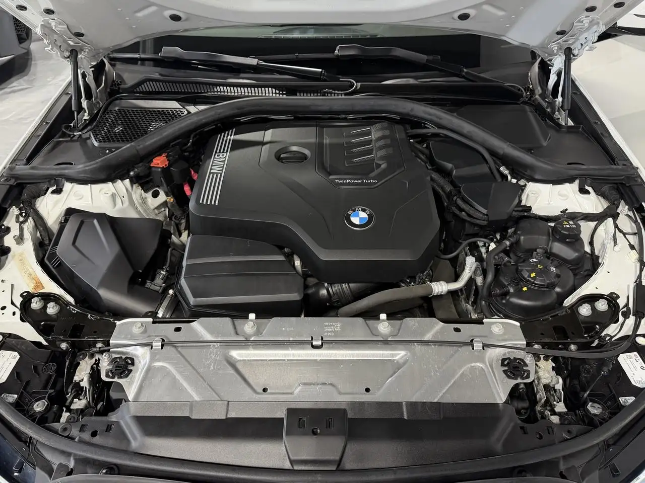 BMW 3 Series - Image 18