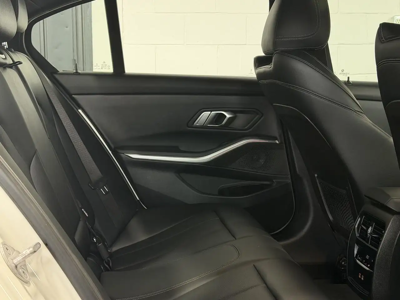 BMW 3 Series - Image 15