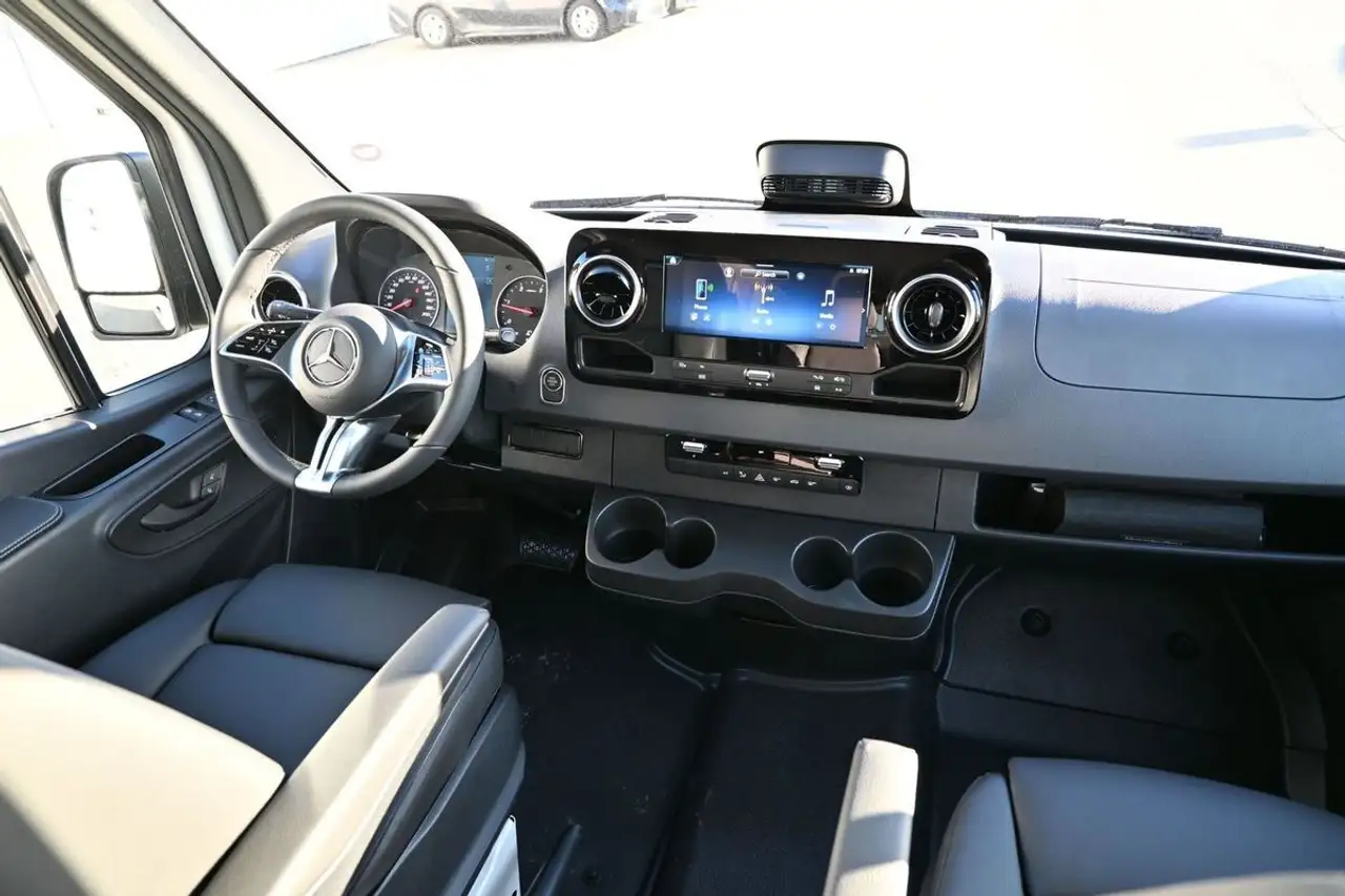 Mercedes-Benz Sprinter - Image 21