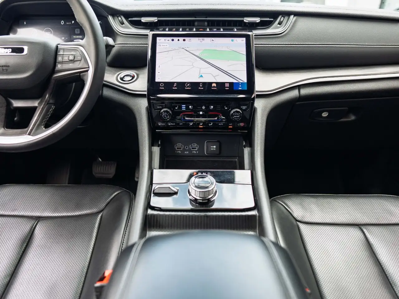 Jeep Grand Cherokee - Image 13
