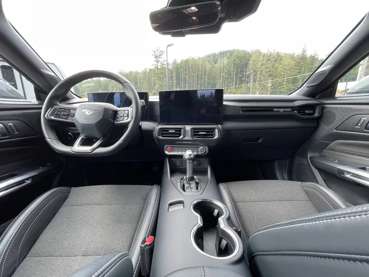 Ford Mustang - Image 26