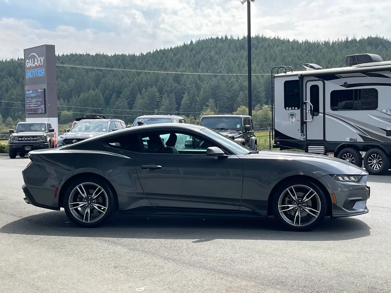 Ford Mustang - Image 5