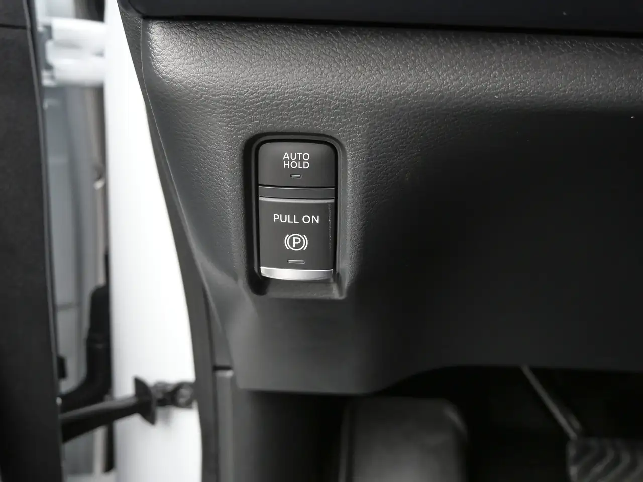 Infiniti QX80 - Image 26