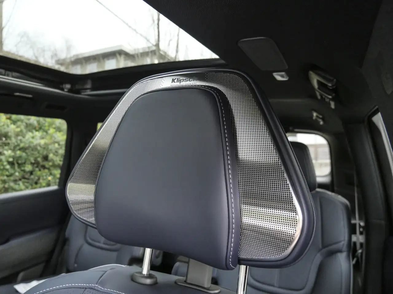 Infiniti QX80 - Image 19