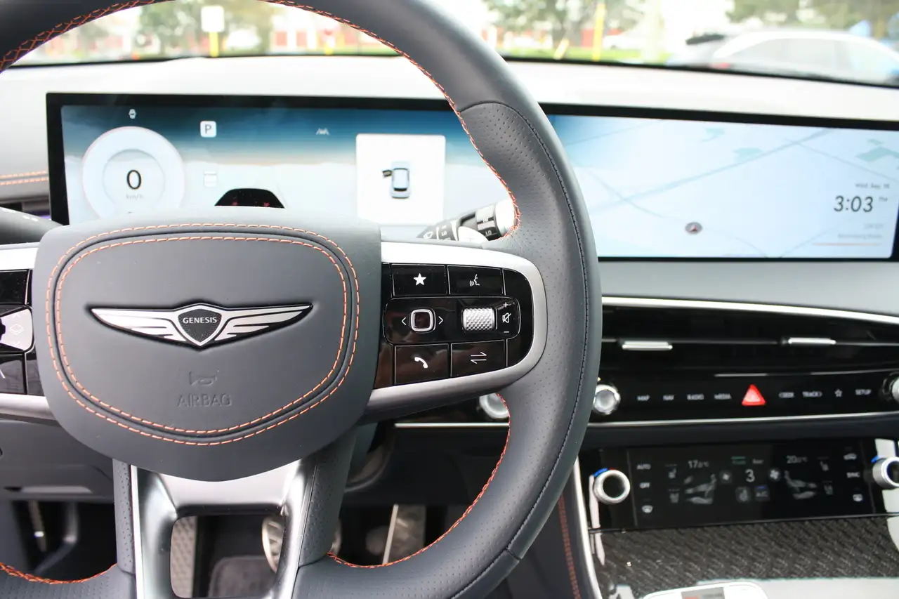 Genesis GV70 - Image 15