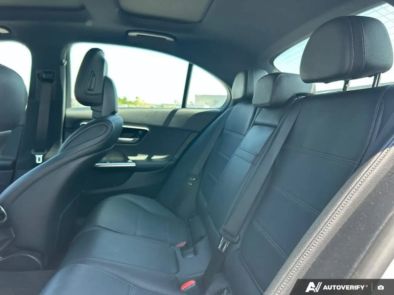 Mercedes-Benz C-Class - Image 27