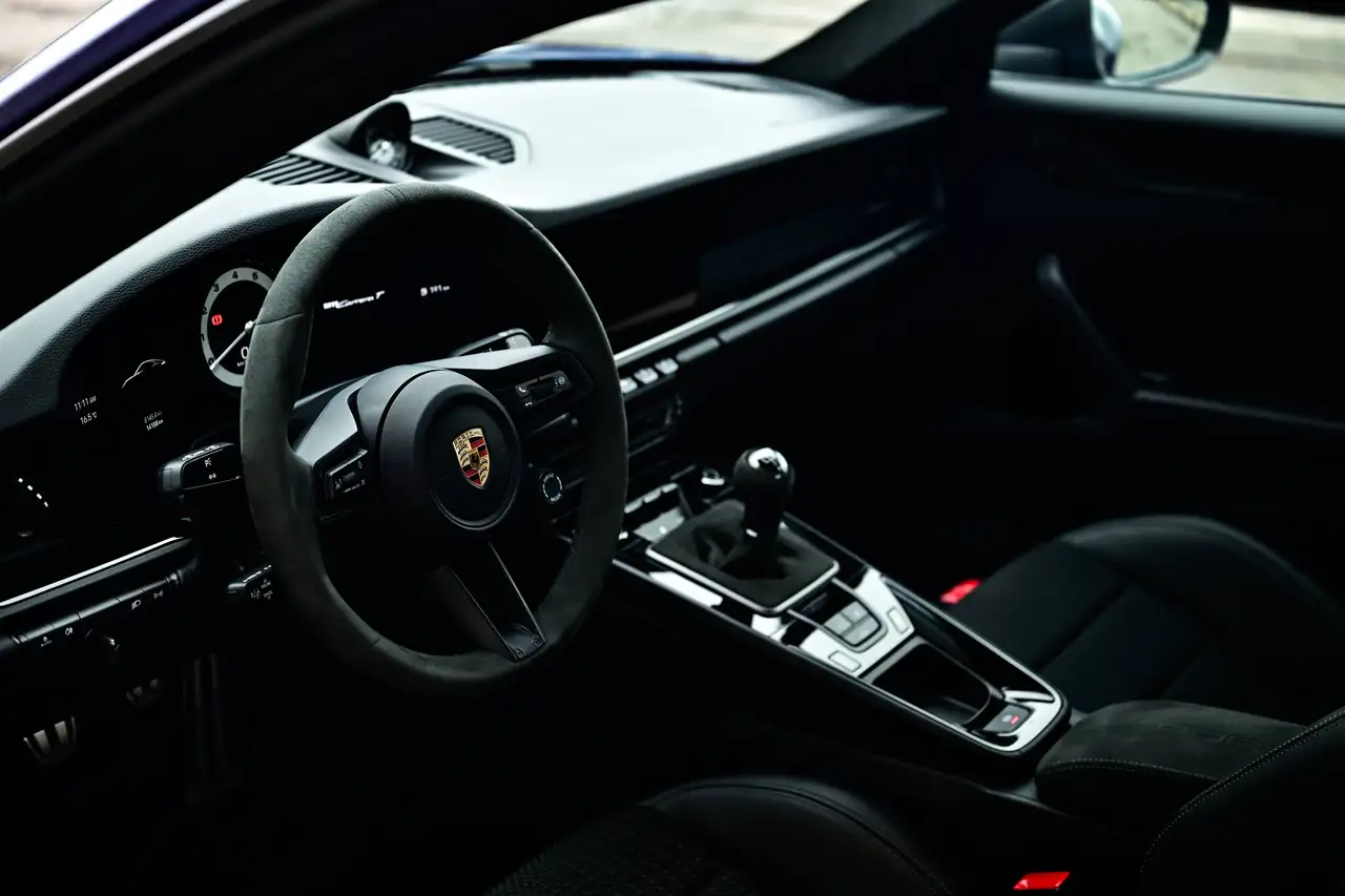 Porsche 911 - Image 14
