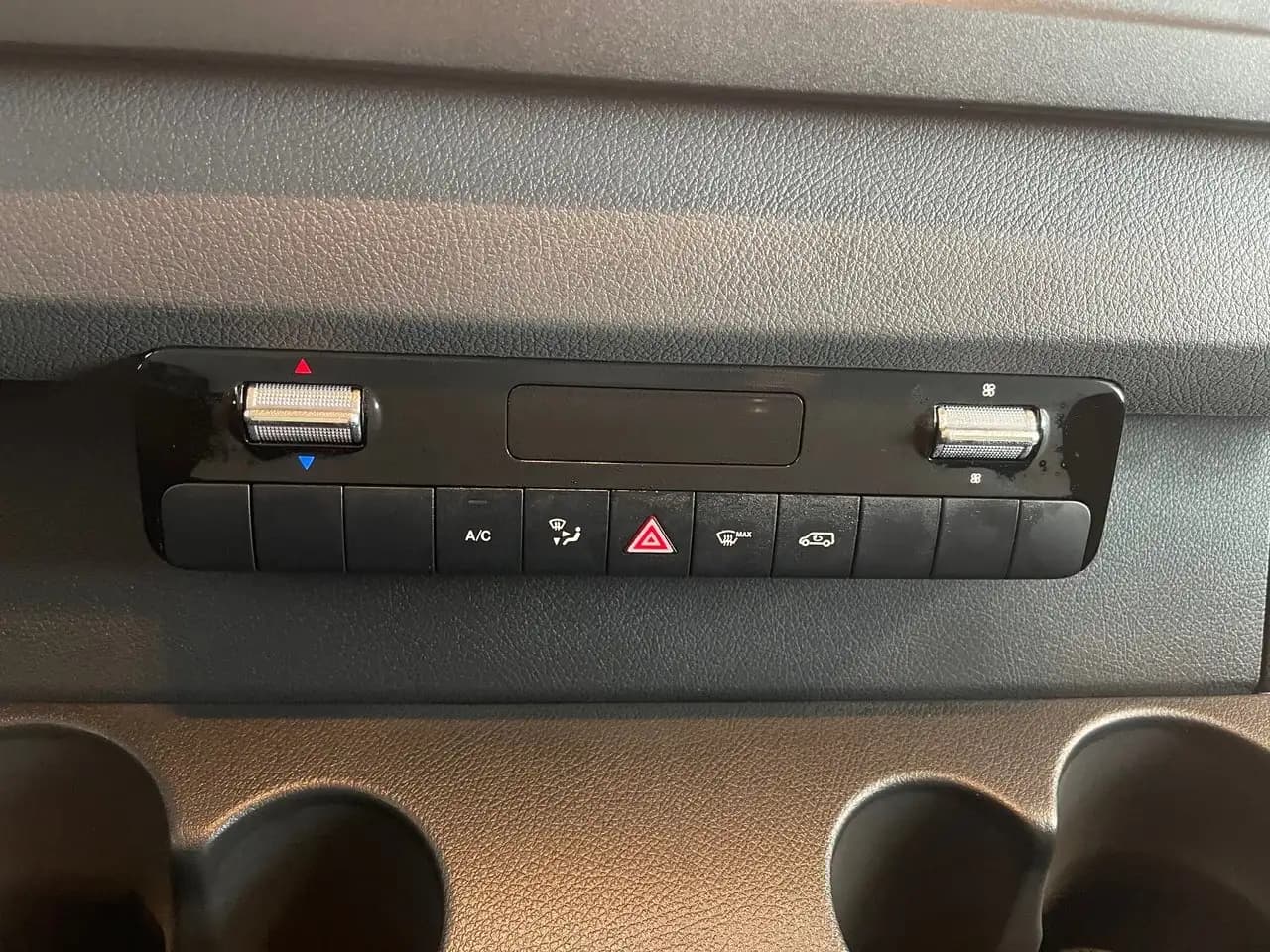 Mercedes-Benz Sprinter - Image 13