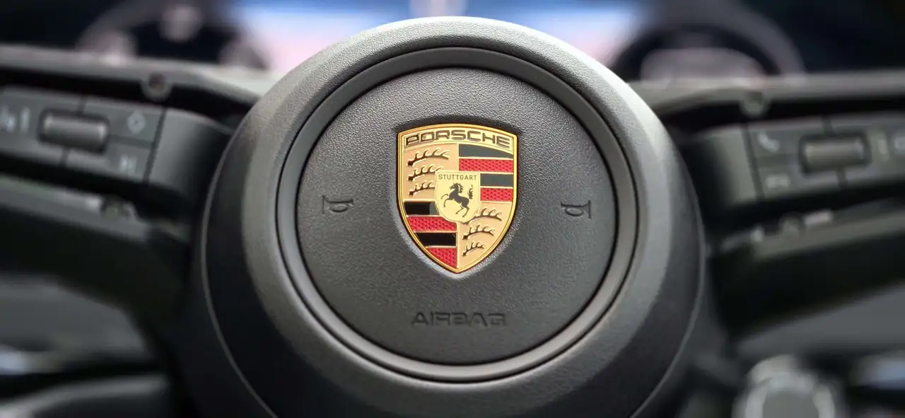 Porsche 911 - Image 24